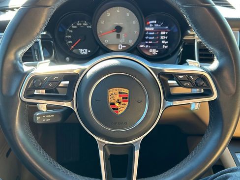 Used 2017 Porsche Macan S image 22