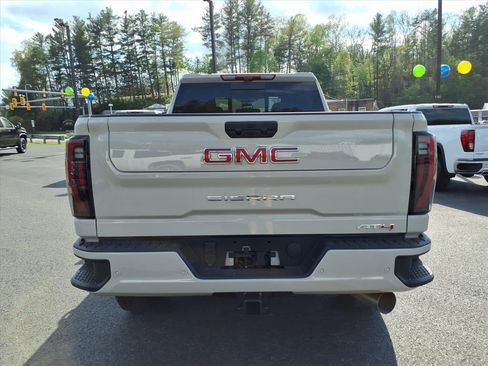 New 2026 GMC Sierra 2500 AT4 w/ AT4 Premium Plus Package AWD/4WD image 6