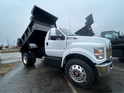 New 2026 Ford F650 RWD image 2