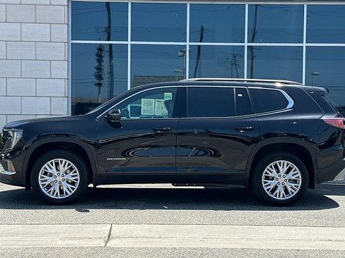 Used 2026 GMC Acadia Elevation w/ Elevation Premium Package FWD image 7