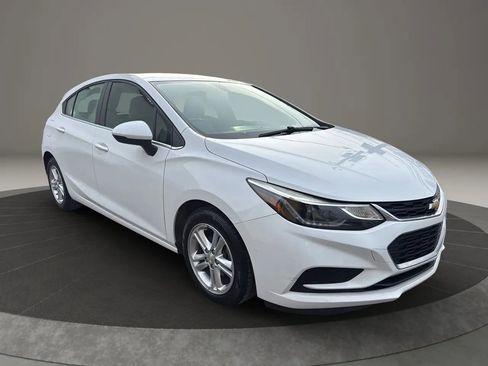 Used 2017 Chevrolet Cruze LT image 3