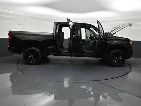 Used 2025 Chevrolet Silverado 1500 Custom Trail Boss AWD/4WD image 34