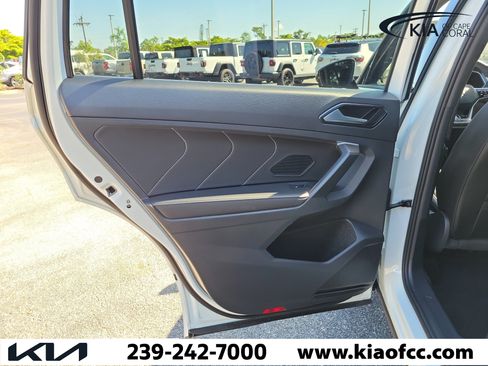 Used 2024 Volkswagen Tiguan SE R-Line AWD/4WD image 15