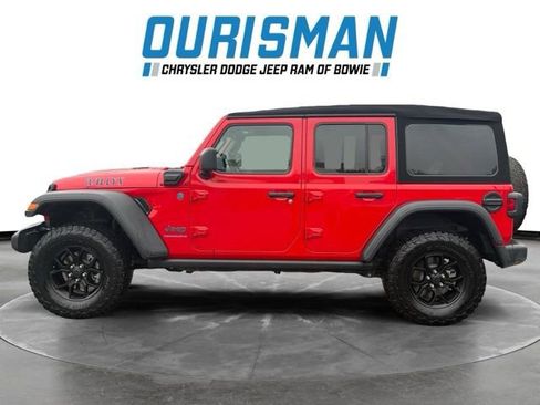 Used 2024 Jeep Wrangler Unlimited image 6