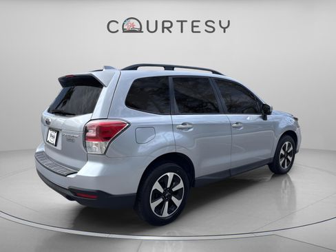 Used 2017 Subaru Forester 2.5i Premium image 7