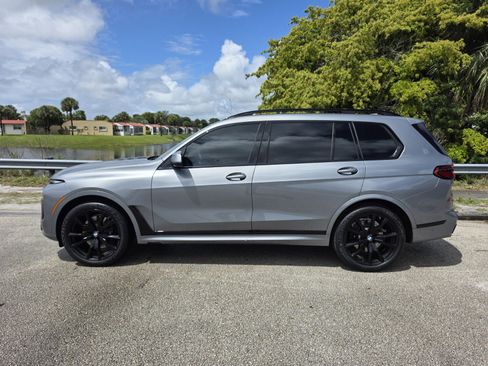 Used 2024 BMW X7 xDrive40i w/ Executive Package image 7