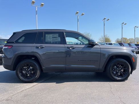 New 2026 Jeep Grand Cherokee Altitude AWD/4WD image 50