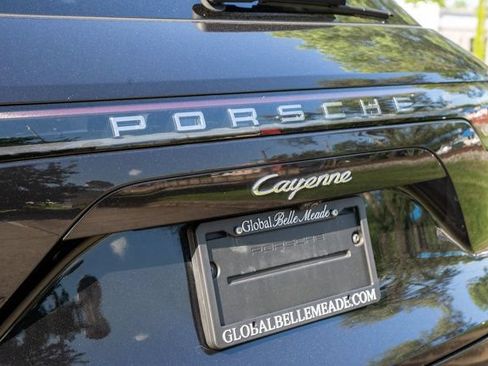 Used 2020 Porsche Cayenne w/ Premium Package AWD/4WD image 11