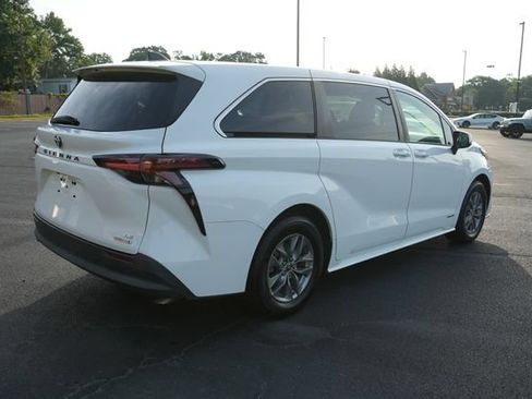 Used 2021 Toyota Sienna LE FWD image 8