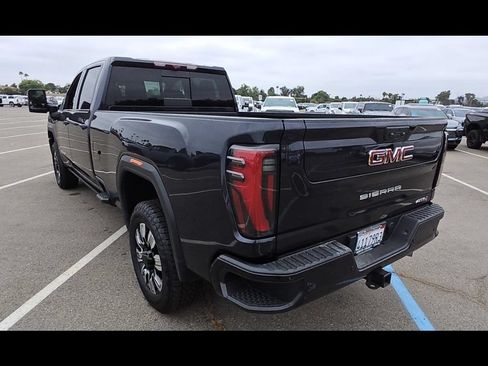Used 2024 GMC Sierra 3500 AT4 w/ Technology Package AWD/4WD image 7