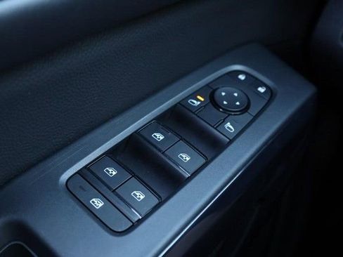 Certified 2025 Nissan Pathfinder SV AWD/4WD image 17