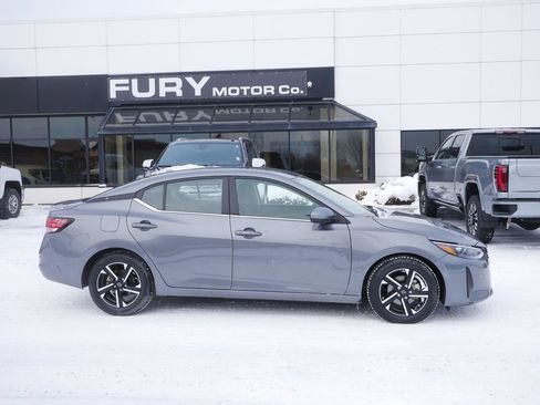 Used 2024 Nissan Sentra SV image 1