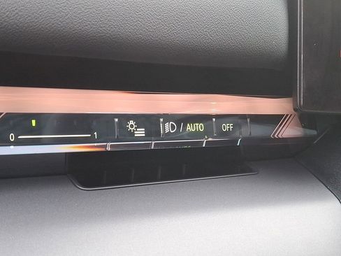 Used 2025 BMW i5 xDrive40 w/ Executive Package image 16