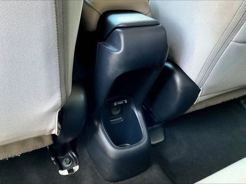 Used 2022 Honda HR-V LX image 24