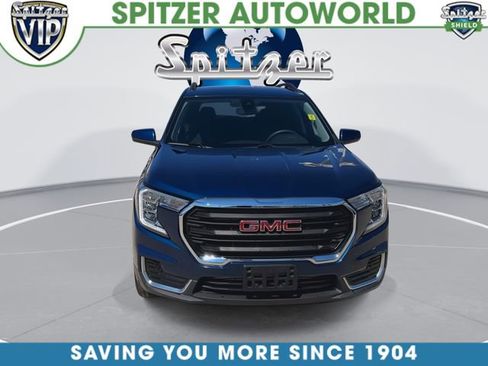 Certified 2022 GMC Terrain SLE w/ Driver Convenience Package AWD/4WD image 2