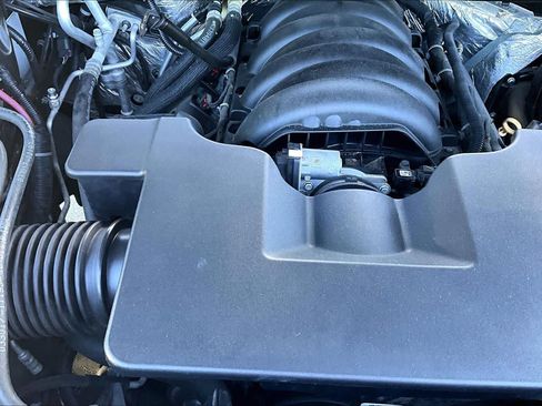 Used 2017 Chevrolet Tahoe LT AWD/4WD image 32