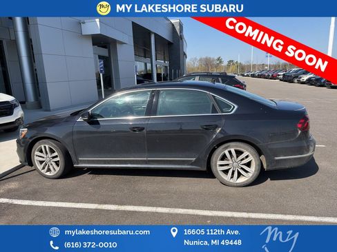 Used 2017 Volkswagen Passat 1.8T SE FWD image 4