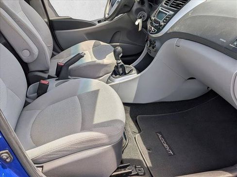 Used 2012 Hyundai Accent GLS w/ Comfort Pkg 2 FWD image 18