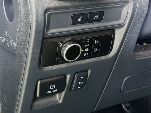 Used 2024 Ford Expedition XLT RWD image 10