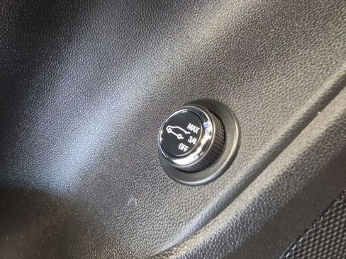 Used 2024 Chevrolet Blazer RS w/ Enhanced Convenience Package FWD image 16