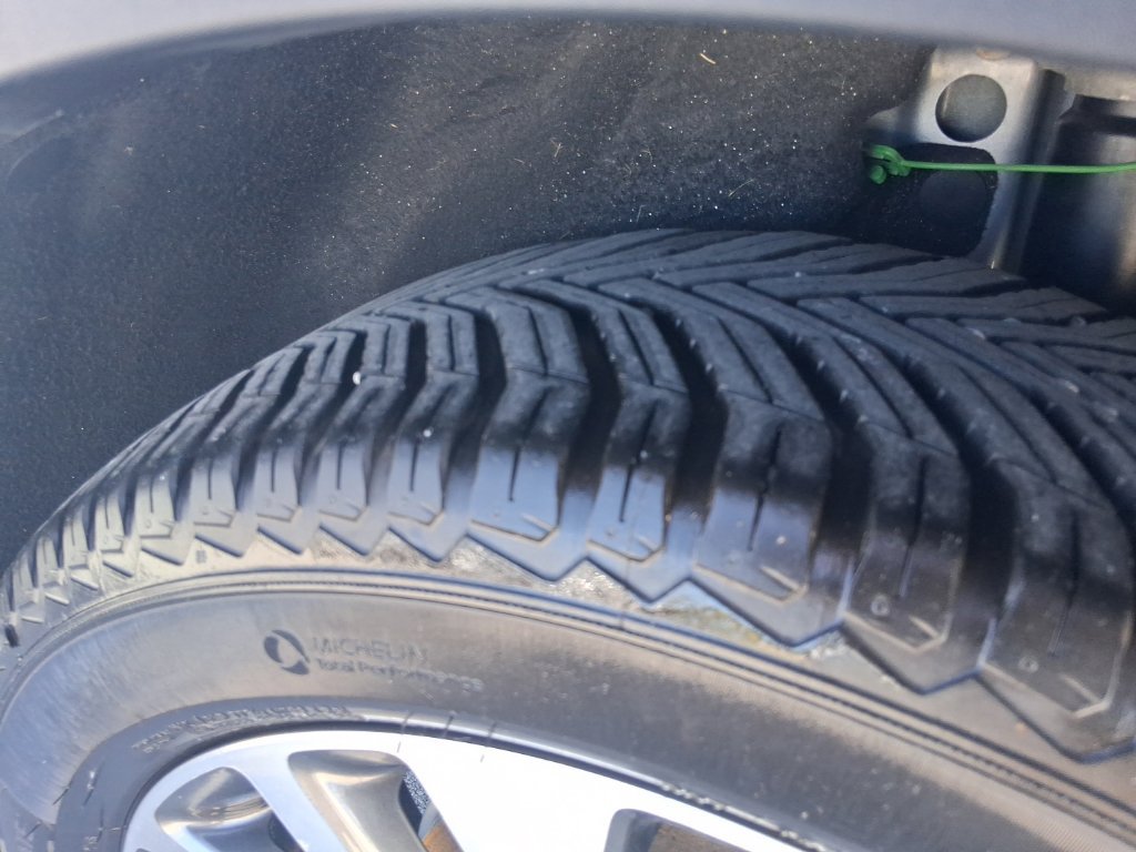Used 2020 Ford Escape Titanium FWD image 14