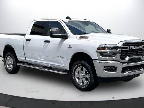 Used 2025 RAM 2500 Big Horn AWD/4WD image 2