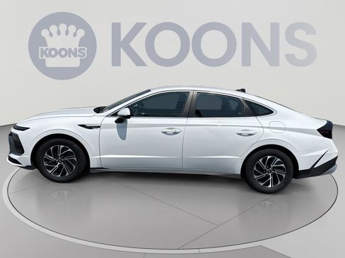 Certified 2026 Hyundai Sonata Blue FWD image 2