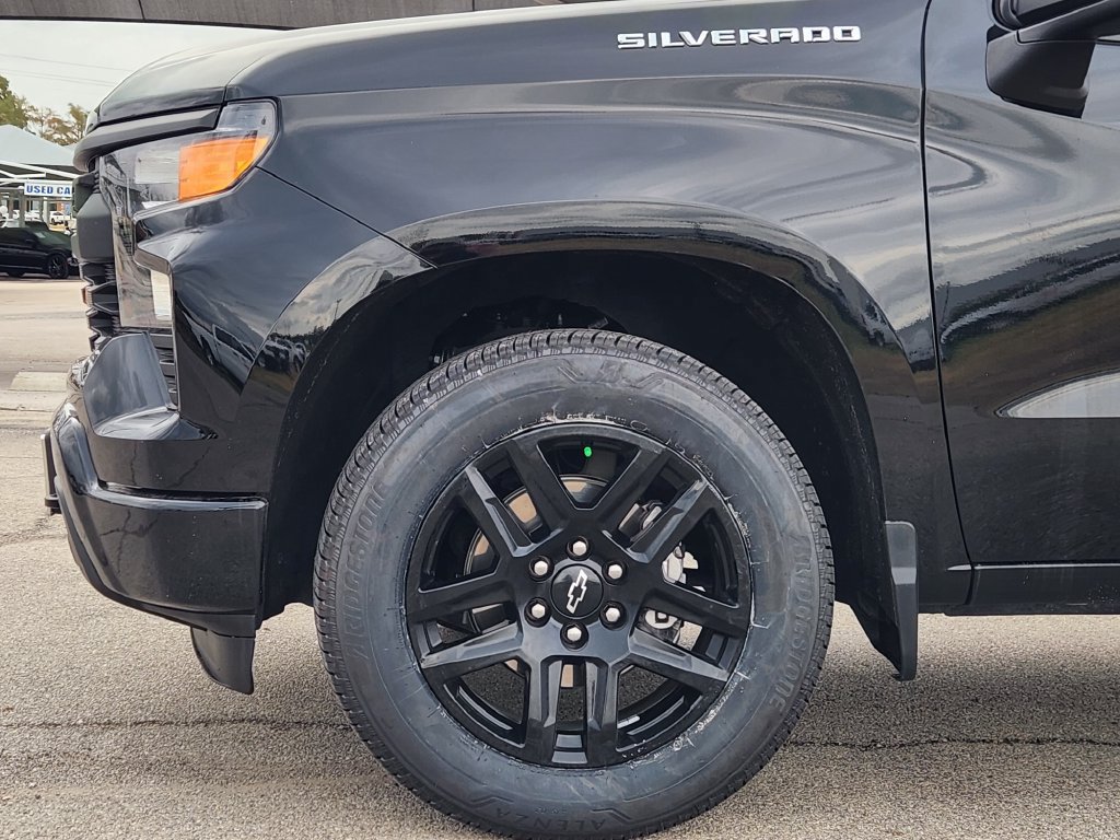 Used 2024 Chevrolet Silverado 1500 Custom RWD image 9