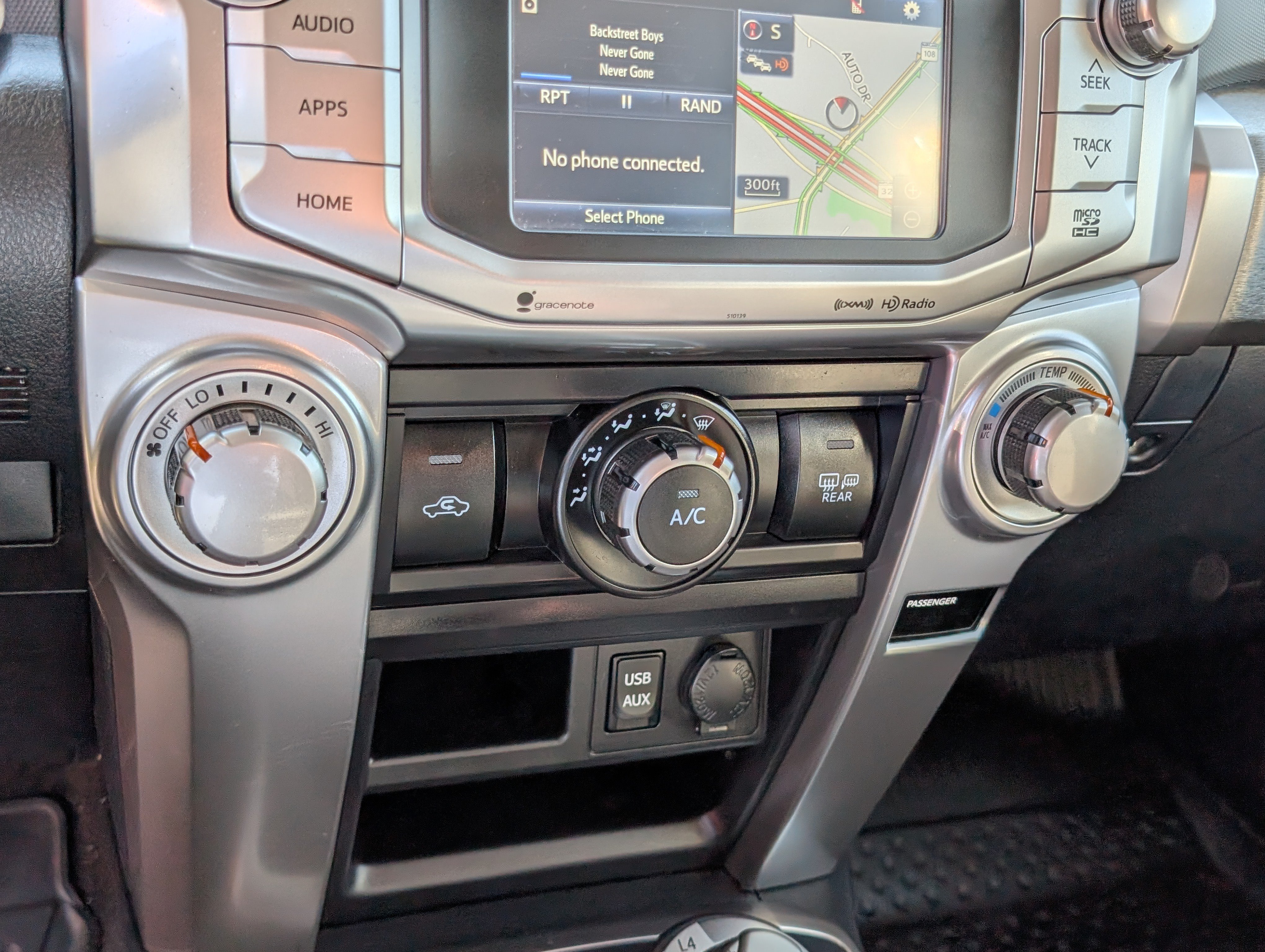 Used 2018 Toyota 4Runner SR5 AWD/4WD image 27