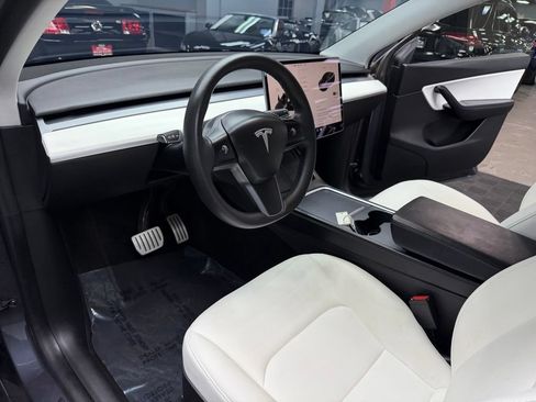 Used 2022 Tesla Model Y Performance AWD/4WD image 32