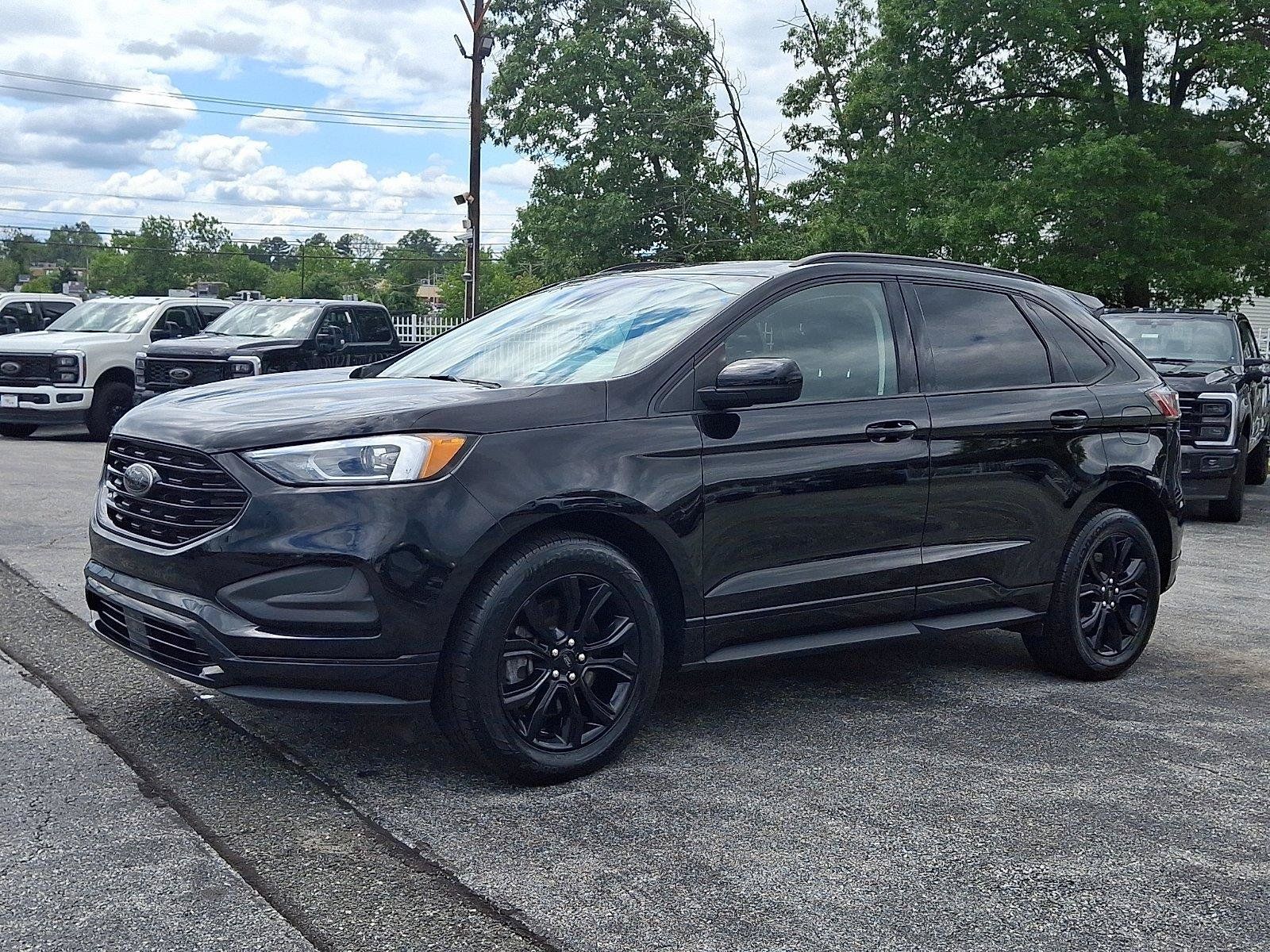 Certified 2022 Ford Edge SE w/ Black Appearance Package AWD/4WD image 4