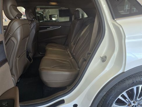 Used 2016 Lincoln MKX Reserve w/ Driver Assistance Package AWD/4WD image 13