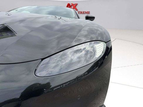 Used 2022 Aston Martin V8 Vantage Roadster RWD image 12