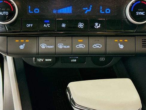 Used 2024 Hyundai Elantra Limited FWD image 23