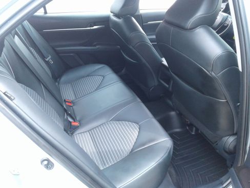 Used 2024 Toyota Camry SE FWD image 11
