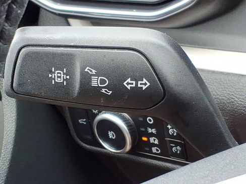 Used 2024 Ford Explorer XLT w/ Equipment Group 202A image 24