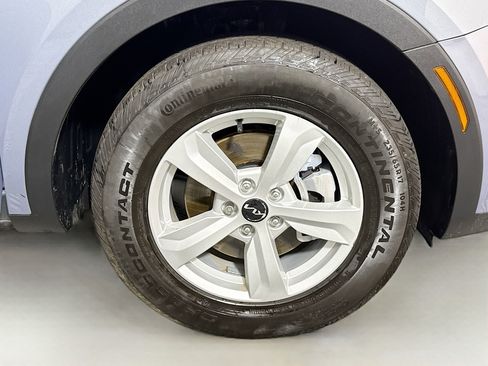 Used 2025 Kia Sorento LX image 32