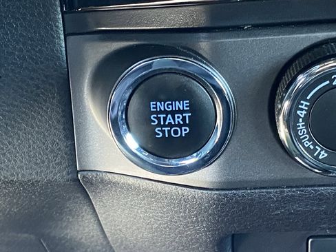 Used 2017 Toyota Tacoma TRD Sport w/ Tow Package (A/T) image 23