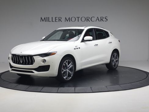 Certified 2023 Maserati Levante GT AWD/4WD image 2