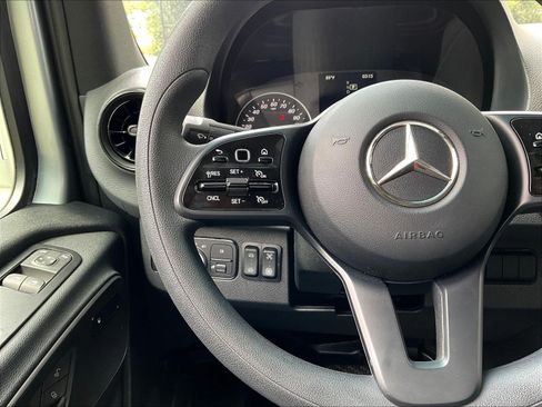 Used 2024 Mercedes-Benz Sprinter 3500 image 10