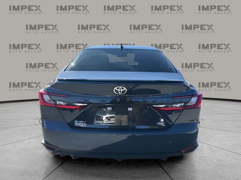 Used 2026 Toyota Camry SE image 4
