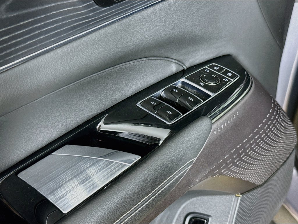 Used 2024 Cadillac Lyriq Sport w/ LPO, Floor Liner Package AWD/4WD image 17