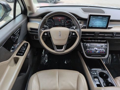 Used 2020 Lincoln Corsair AWD image 13