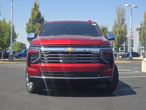 New 2025 Chevrolet Suburban Premier image 12