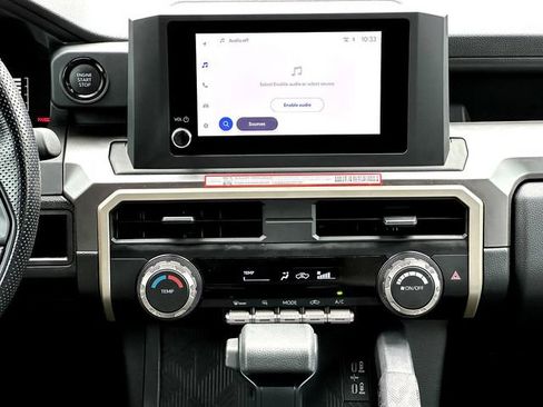 Certified 2025 Toyota Tacoma SR5 AWD/4WD image 29