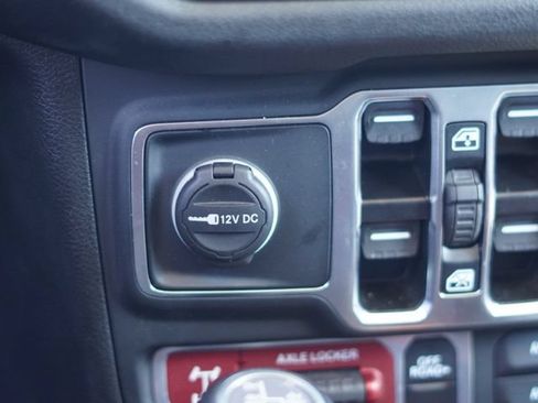 Used 2024 Jeep Wrangler Unlimited AWD/4WD image 29