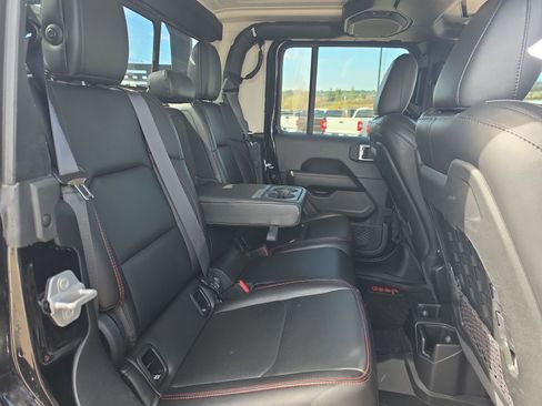 Used 2020 Jeep Gladiator Rubicon AWD/4WD image 18