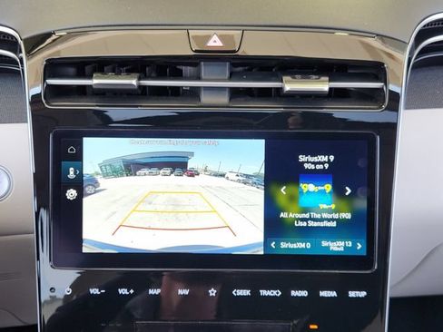 Certified 2024 Hyundai Tucson SEL w/ Convenience Package FWD image 12