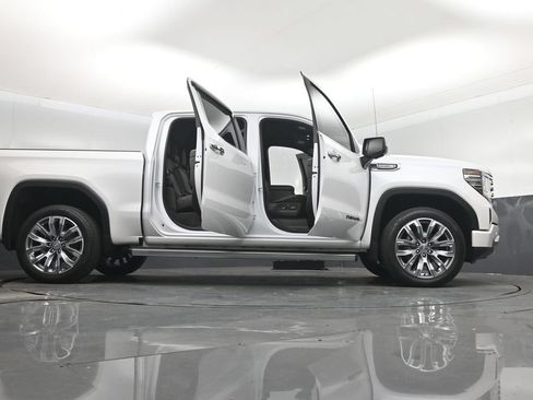 Used 2024 GMC Sierra 1500 Denali w/ Denali Reserve Package AWD/4WD image 7