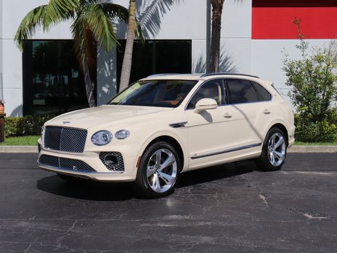 Used 2021 Bentley Bentayga AWD/4WD image 29